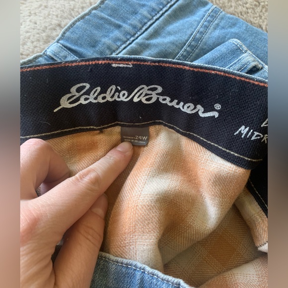 Eddie Bauer Women's Boyfriend Flannel-Lined Jeans - Picture 6 of 6